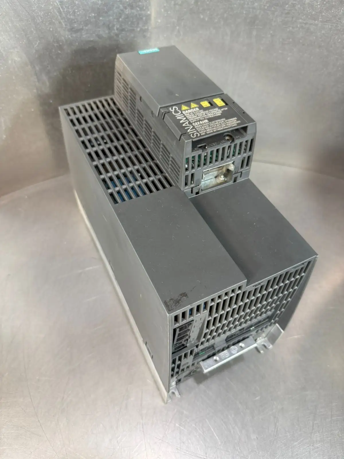 Siemens 6SL3210-1KE22-6AF1 Sinamics G120C Pn / Ver.B03/V4.7 (9.4.1)