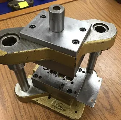 1986-390 Stamping Tool & Die Set to Make Horse Shoe Findings