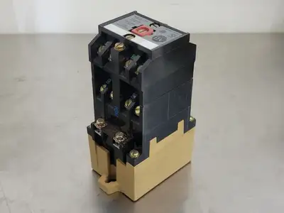 USED ALLEN-BRADLEY 700-P200A1