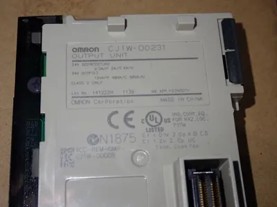 NEW OMRON CJ1W0D231
