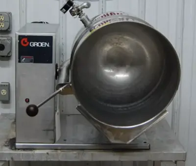 142-1135 Groen TDB-40 Qt Steam Jacketed Tilt Electric Soup Kettle