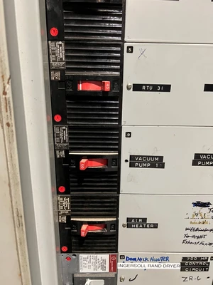 800A GE DPB SEC 1 CCB Main Lug Breaker Distribution Panel, 480Y/