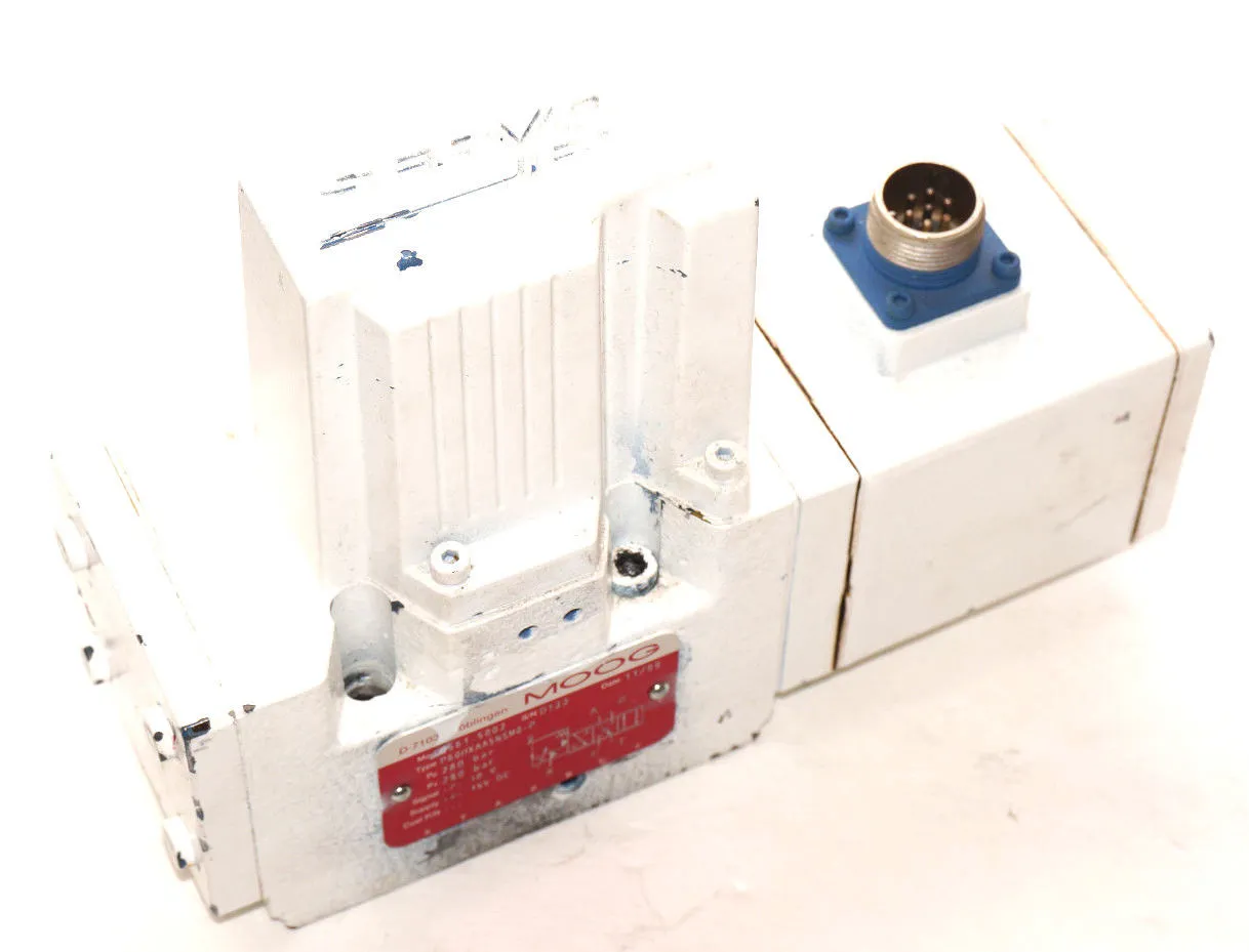 MOOG TYPE: P60HXAA5NSM0-P SERVO VALVE MODEL: D661-5002