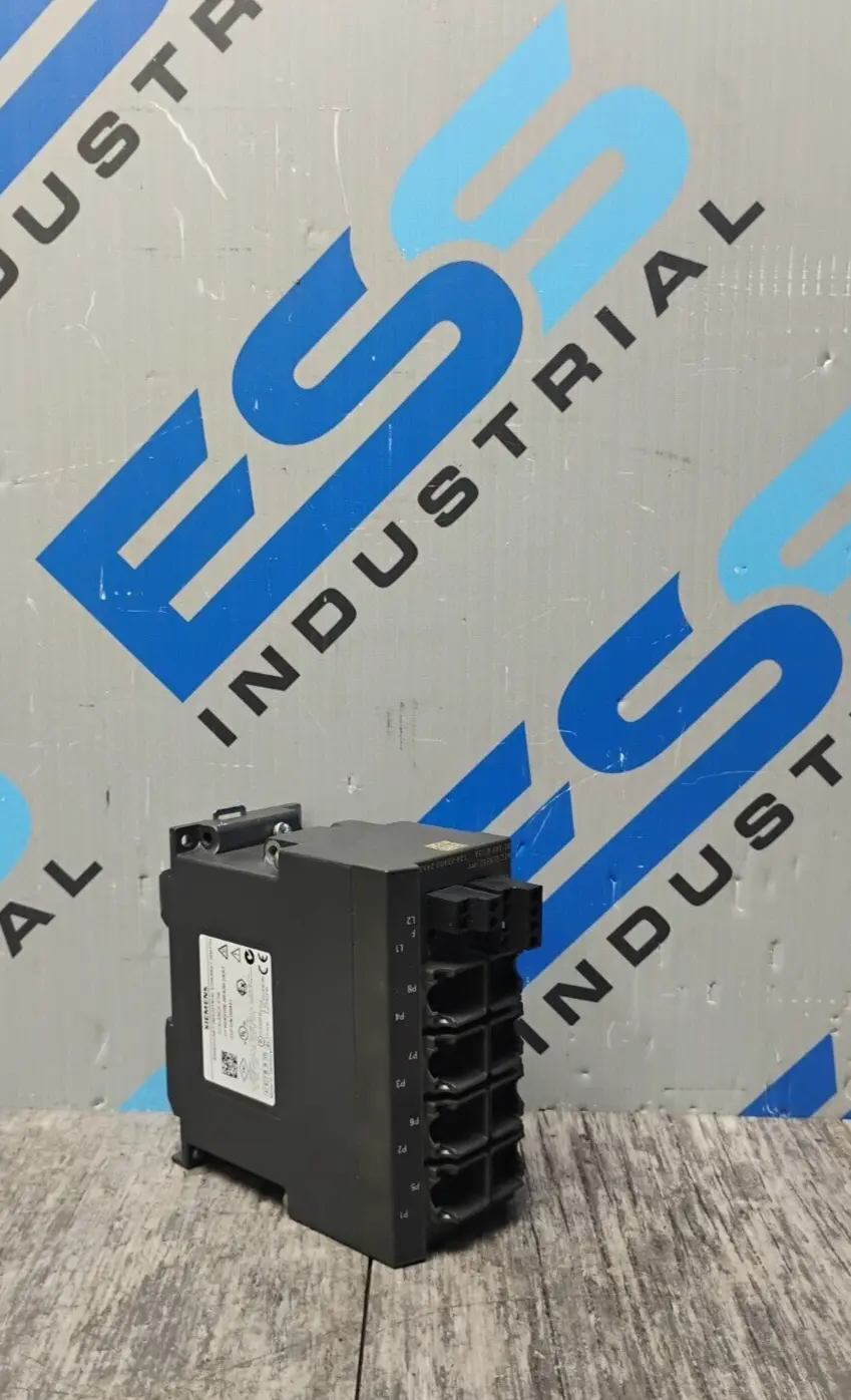 USED Siemens 6GK5108-0BA00-2AA3