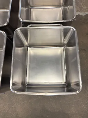 New | in-Stock M&M Equipment Corp. 400# Buggies Bins Illinois US | M&M Equipment Corp. #1405270