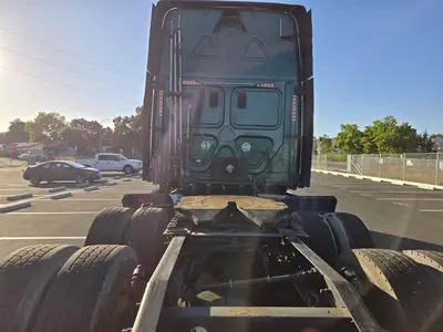 USED 2012 FREIGHTLINER CASCADIA 125
