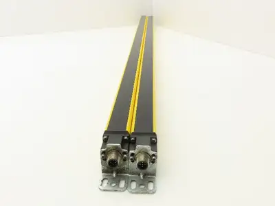 Schmersal SLC440COM-ER-0890-14 Safety Light Curtain Transmitter & Receiver Set