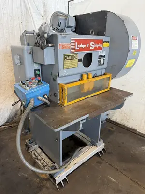 24" X 10 GA LODGE & SHIPLEY MODEL #S-25CT24 MECHANICAL SHEAR : YOBRO 25243