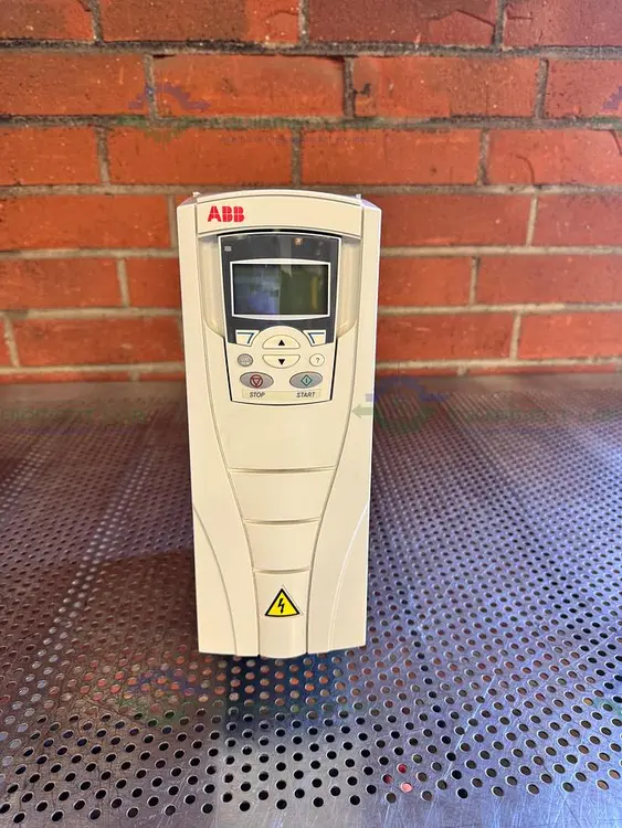 Used ABB ACS550-U1-012A-4 VARIABLE FREQUENCY DRIVE 3PH, 7.5 HP, 5.5 KW Electronics & Components California US | Equipment Lab #1418986