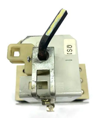 USED SIEMENS CIRCUIT BREAKER W/ MOUNTING BRACKET FLIP SWITCH