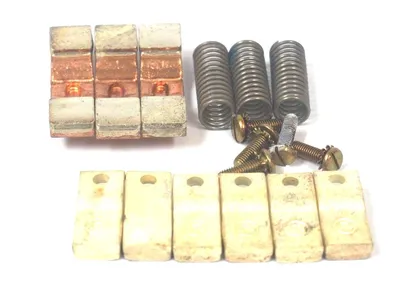 NEW CUTLER HAMMER 626B187G17 CONTACT KIT SIZE 4