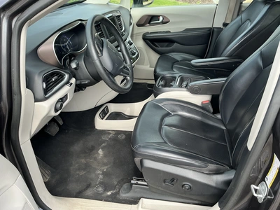 USED 2020 CHRYSLER VOYAGER