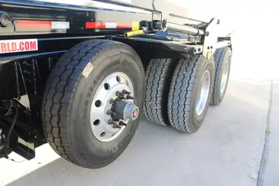 New | in-Stock 2026 INTERNATIONAL HX Conventional trucks Texas US | Roll Off Truck World #1539741