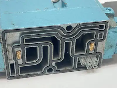USED MAC VALVES SOLENOID VALVE 4-WAY