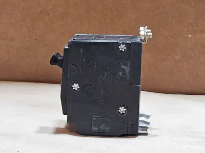 Used SQUARE D QOB240 Switchgears British Columbia CA | Lenmark #1438517