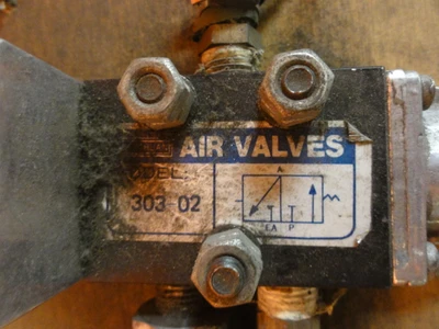 USED SEALS AM300