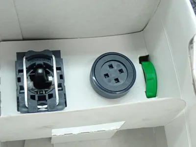 USED SCHNEIDER ELECTRIC XB5RFA02