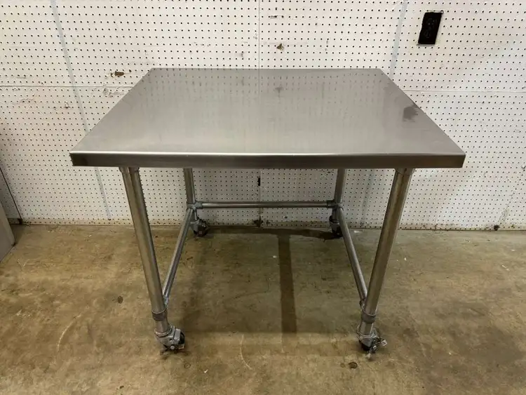 Used Falcon Restaurant Supply Used 36"X 30" Stainless Steel Table with Casters - FG Food Prep Tables Illinois US | Falcon Restaurant Supply #1374978