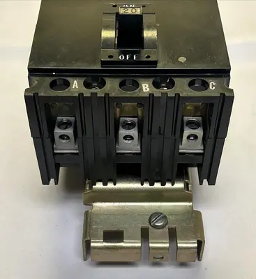 Used SQUARE D FA36020 Circuit Breakers | Surplus Asset Holdings #1189440