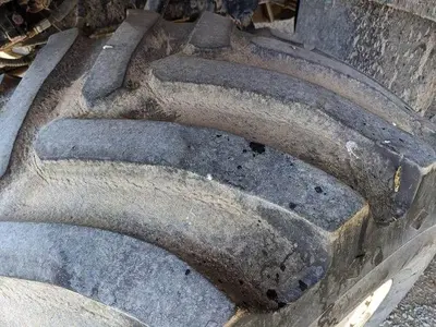 USED 1995 INTERNATIONAL SILVER WHEELS