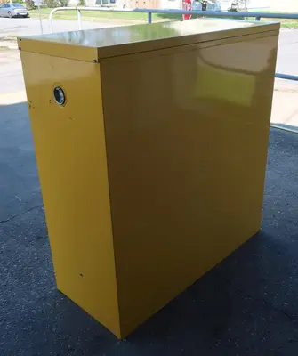 SPC9017  Miscellaneous Equipment tool and parts cabinet, 1 shelf, Condor, 43.25 w x 18 d x 45.5 h.