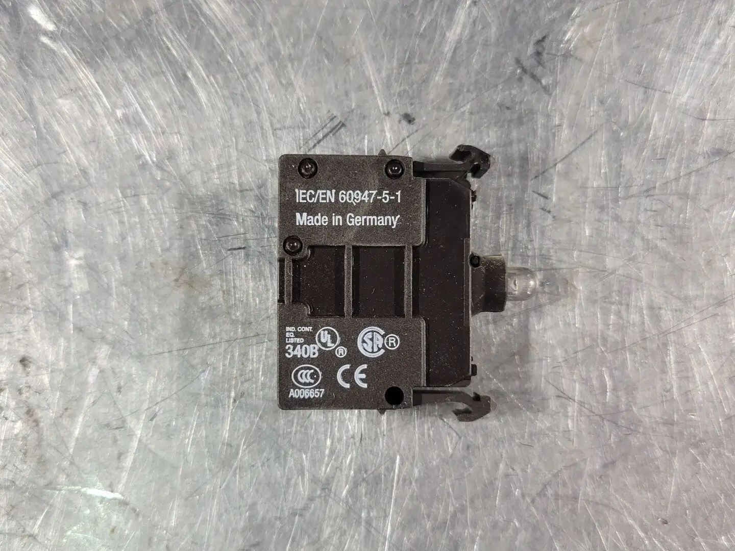 NEW MOELLER M22-LED230-G