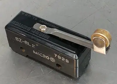 Honeywell BZ-RL2 Snap Action Switch loc4D24/2