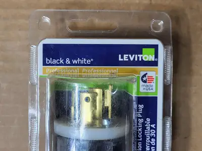 NEW LEVITON 2711