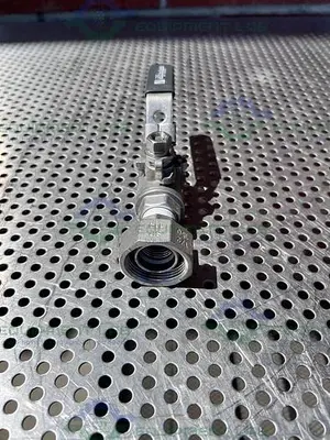 USED SVF CF8M 1000 WOG BALL VALVE W/ 1/2" HOSE FITTING