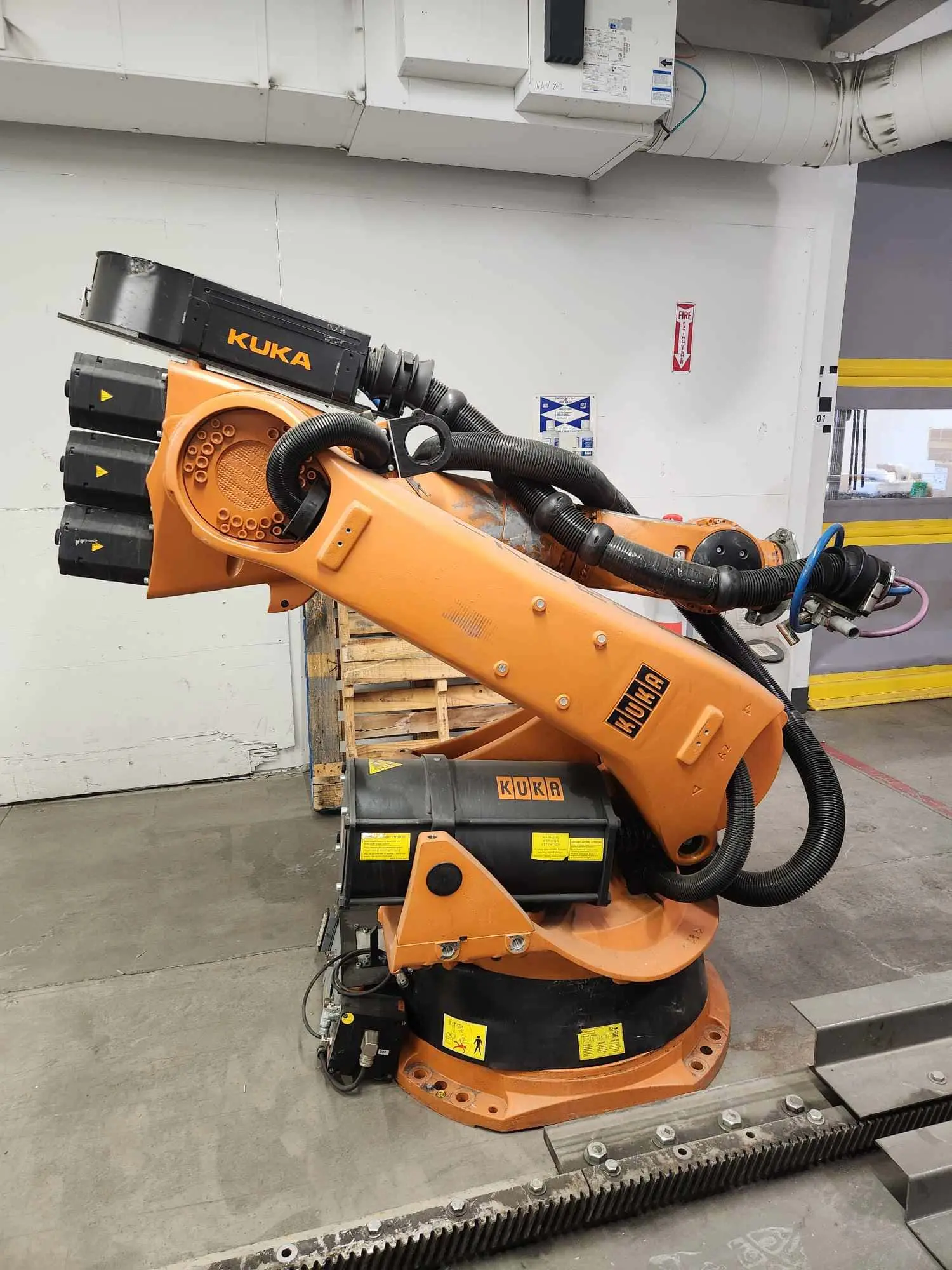 USED 2010 KUKA KR210