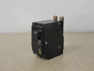 USED SQUARE D QOB230