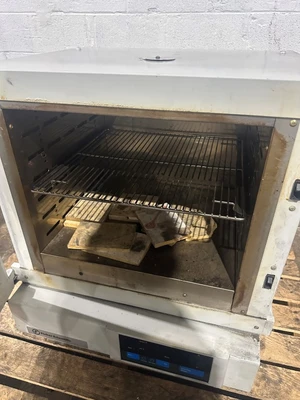 FISHER SCIENTIFIC 825F ELECTRIC OVEN