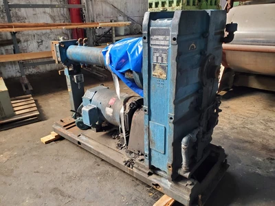 NRM 3 1/2" Rubber Extruder