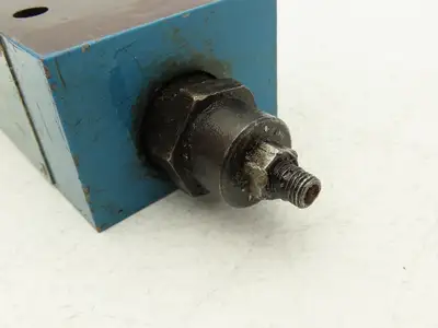Used VICKERS _UNKNOWN_ Valves/Fittings Indiana US | Arrow Industrial #1365383