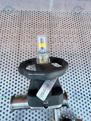 USED 2- ITT PURE FLO RA25MAX DIAPHRAGM VALVE  W/ 1 1/2" TO 3/4" SANITARY FITTING