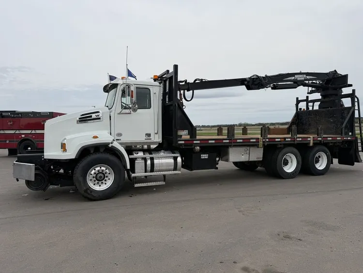 Used 2015 WESTERN STAR 4700SB HI-RAIL SERCO 8500 Flatbed Trucks Minnesota US | Carco Truck & Equipment #1514045
