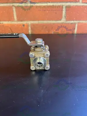 USED SWAGELOK STAINLESS STEEL BALL VALVE  W/ 3/4" THREADED FITTING