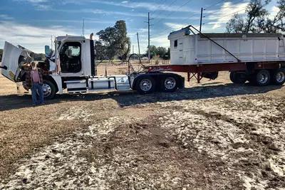 Used 2011 FREIGHTLINER CASCADIA Conventional trucks Florida US | Proxy Equipment #1385390