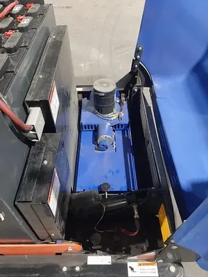 USED AMERICAN LINCOLN SC7730 46” SWEEPER/SCRUBBER