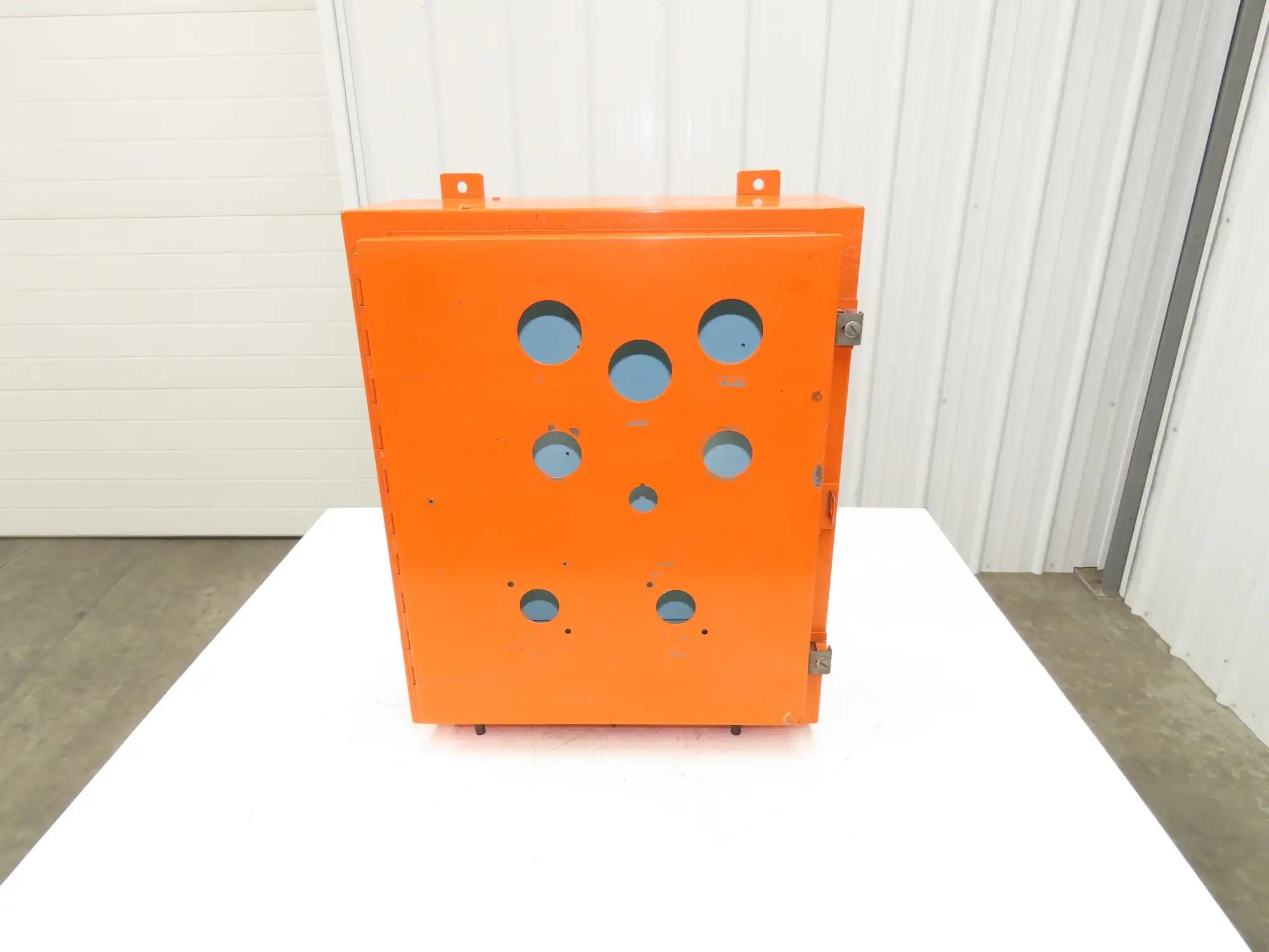 Hoffman A242008LP Electrical Enclosure Nema Type 12 24x20x8" Hinge Wall Mount