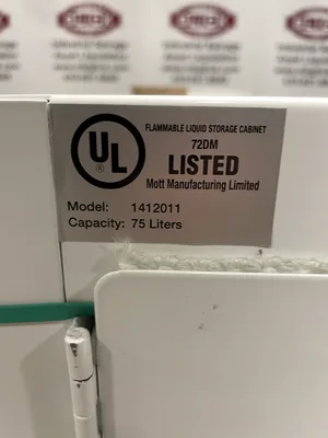 NEW Mott 1412011 36″ 75L Lab Undercounter Flammable Liquid Storage Cabinet