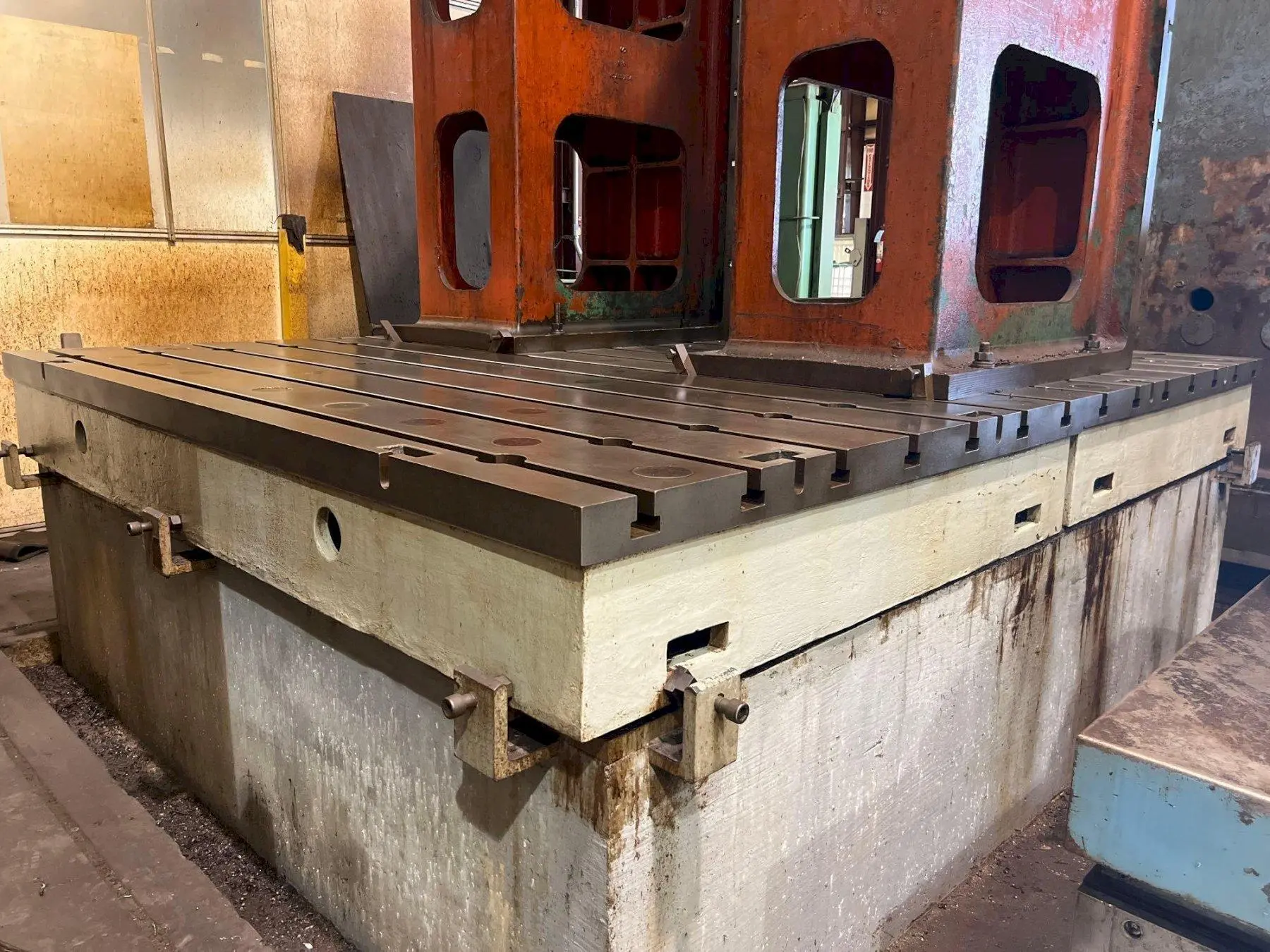 T-Slotted Floor Table