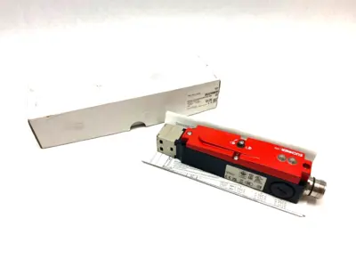 USED EUCHNER SAFETY SWITCH AUXILIARY RELEASE M23