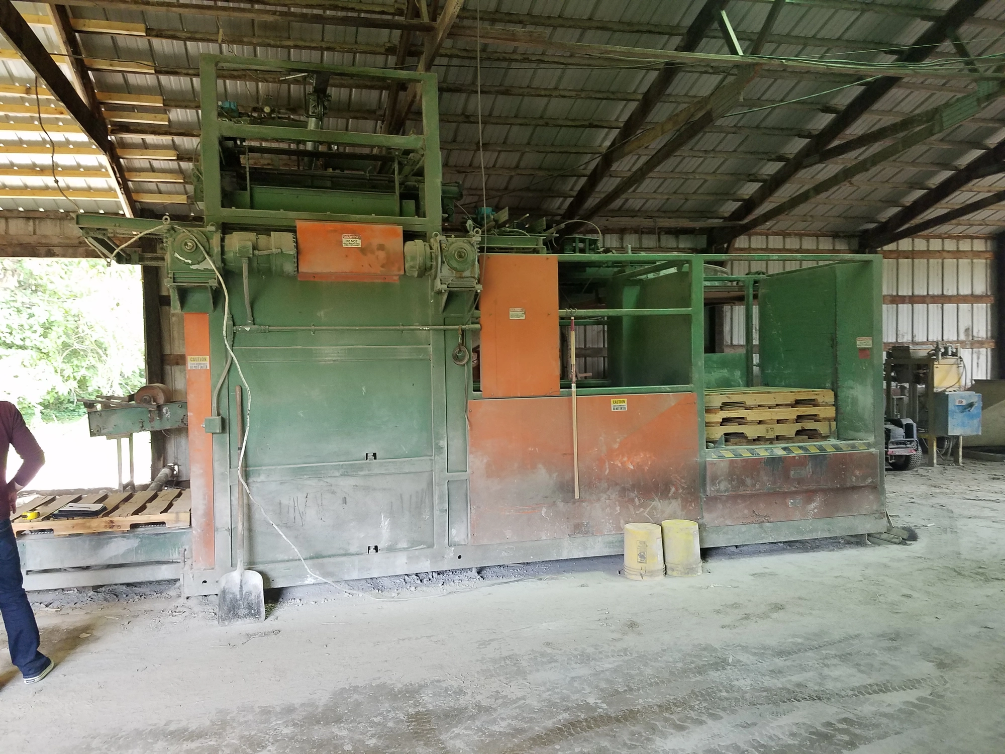 USED VONGAL AUTOMATED BAG PALLETIZER