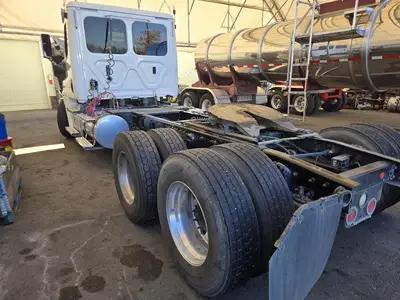USED 2019 FREIGHTLINER CASCADIA 125