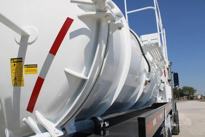 Used 2019 VOLVO VHD64B200 Vacuum Truck Texas US | Roll Off Truck World #1491998