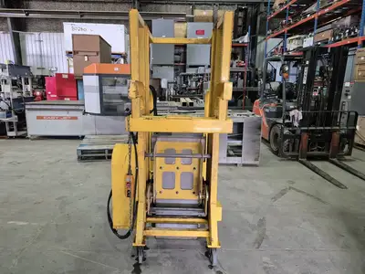 Mobile Bin Lifter