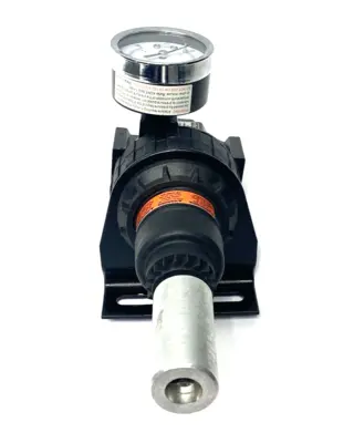 USED PARKER COMPACT REGULATOR, 1/4" PORTS, W/ GAUGE
