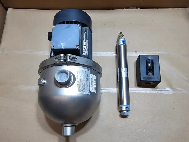 Used GRUNDFOS C 4H506062 P10609 Centrifugal Pumps British Columbia CA | Lenmark #1489193