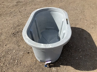 Behlen Country 100 gallon poly stock tank, approx 4’ x 2’ x 2’, drain valve on one end